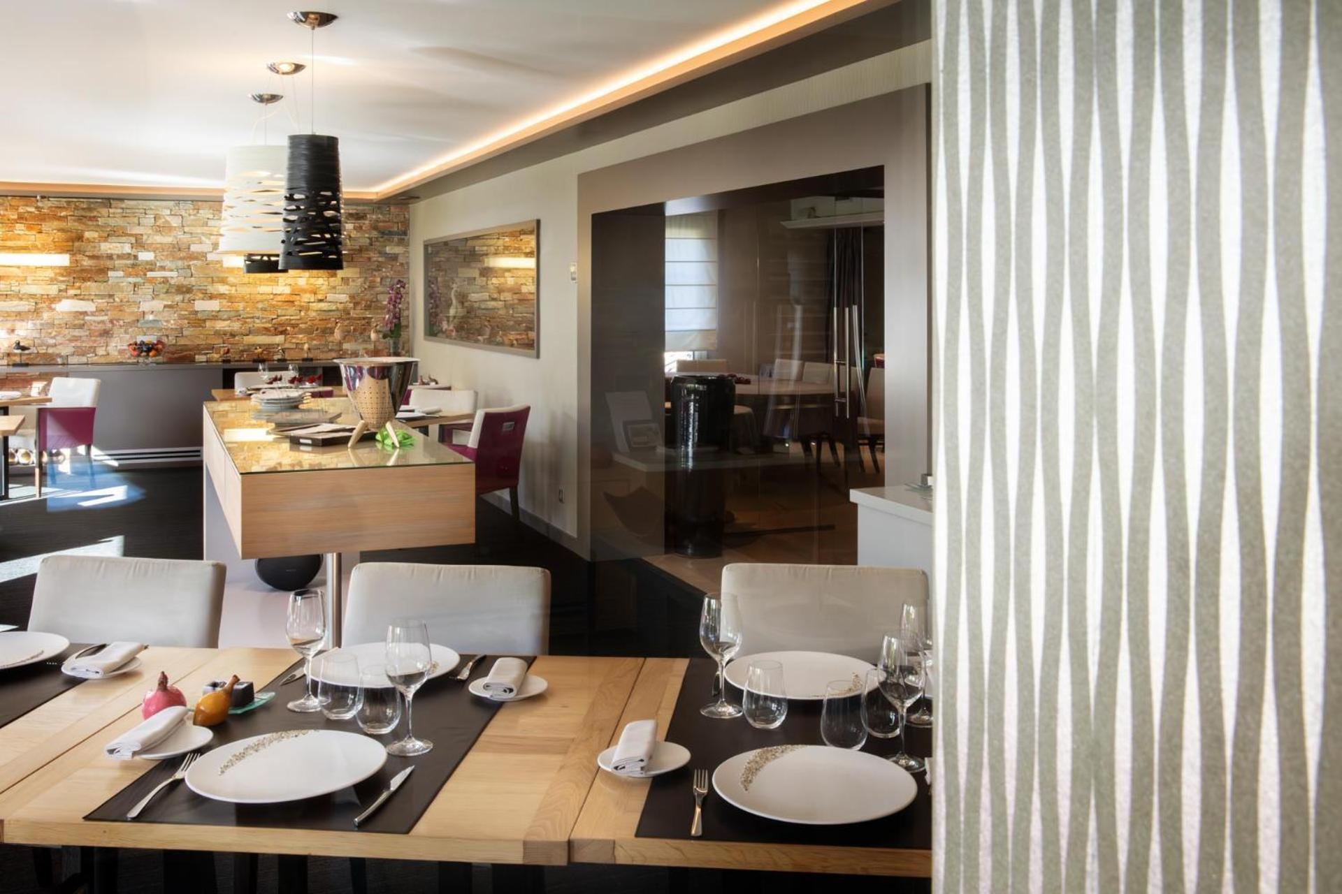 L'Aubiniere Hotel Restaurant & Spa Сент-Уан-ле-Винь Экстерьер фото